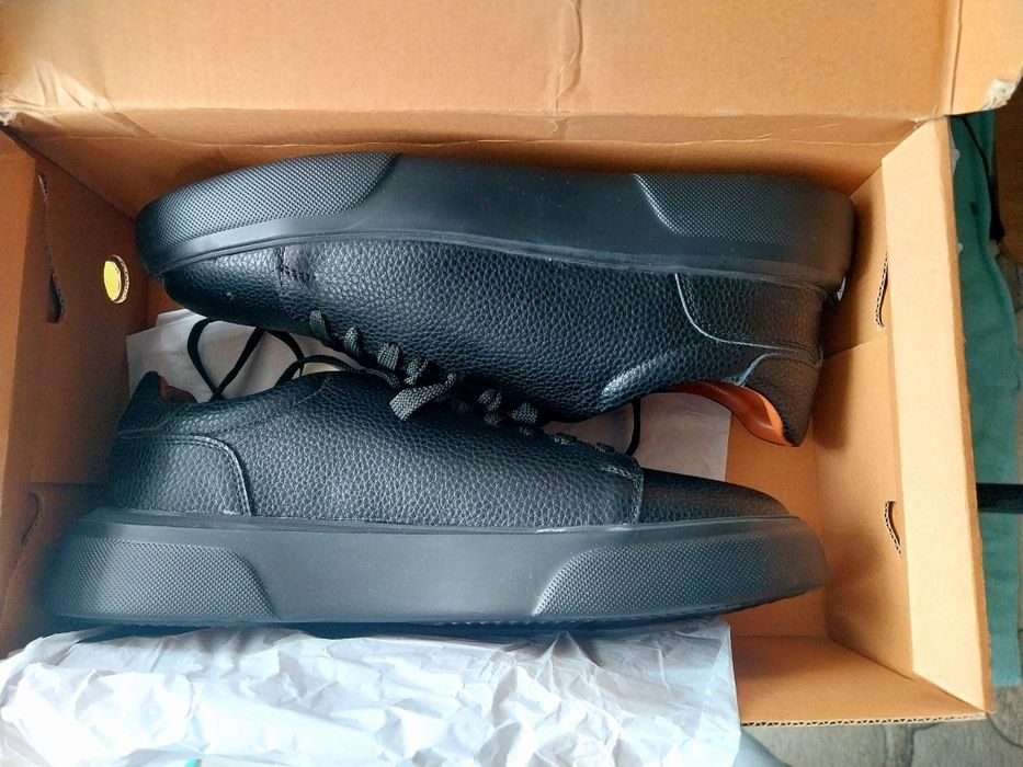 Se vinde pantofi piele Lufian