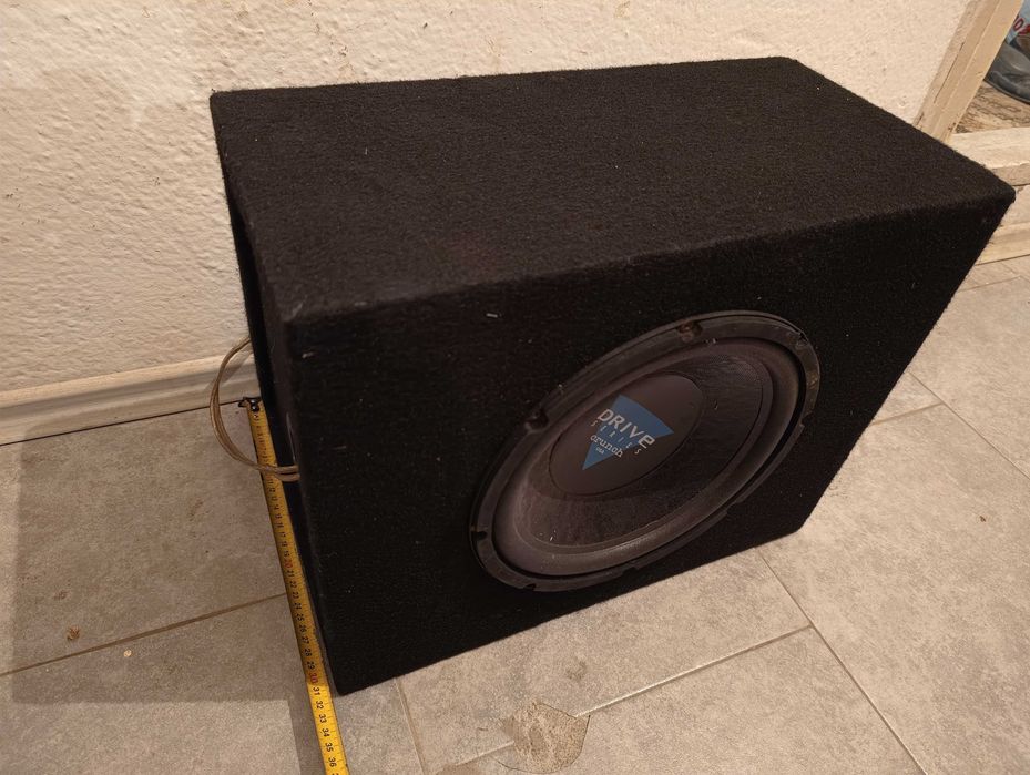 Бас каса с усилвател