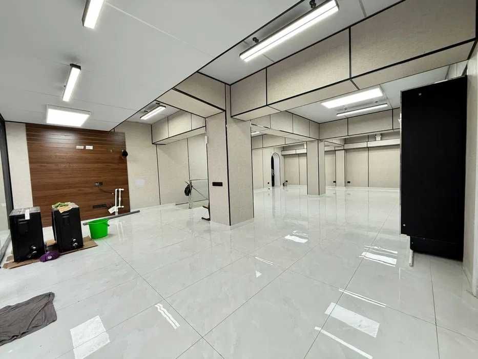 Сдаётся офис в центре города рядом с ЦУМ, Мирабадский район.