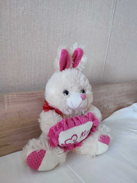 Плюшена играчка зайче - 30см