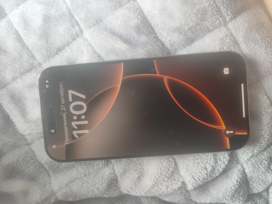 iPhone 16 pro нормальный не битый четкий все тянет