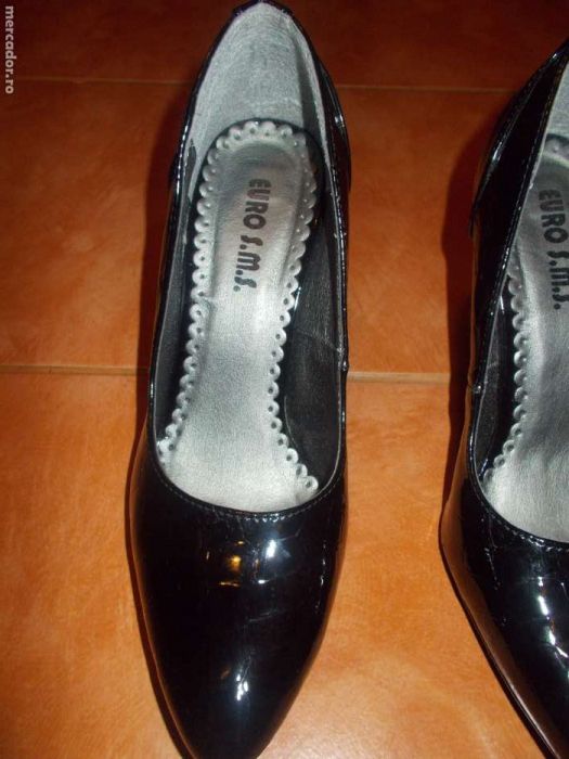 Pantofi negri lac nr.38