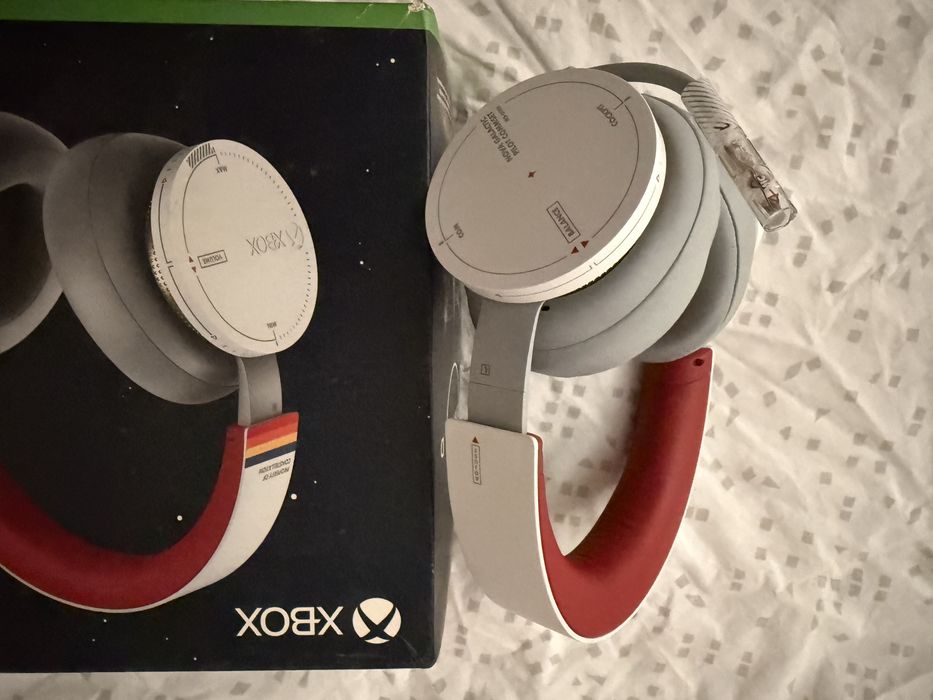 Xbox Wireless Headset Starfield Limited Edition + Xbox Wireless Adapter за PC