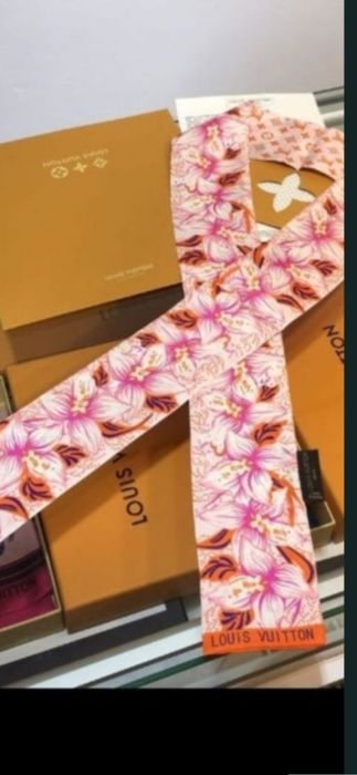 Eșarfă Gucci, Louis Vuitton(7 modele),  model 2026,  100% mătase, 120x8cm,  pret fix