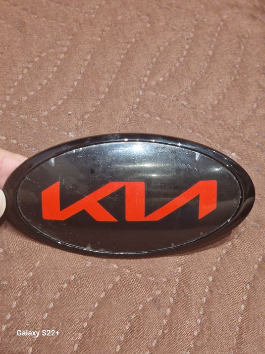 Емблеми за Киа предна и задна!Предната е 11.5см х 5.8см
Задната е 13.5