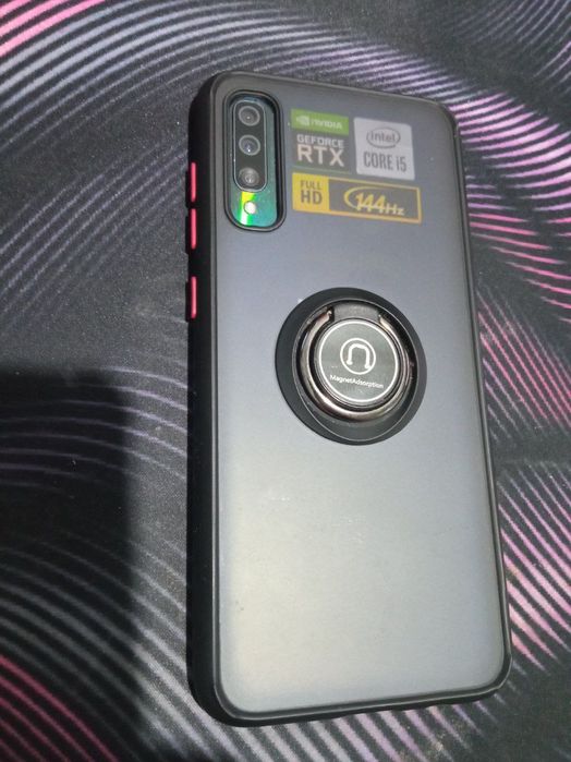 Обменяю Samsung A70 и Redmi 9