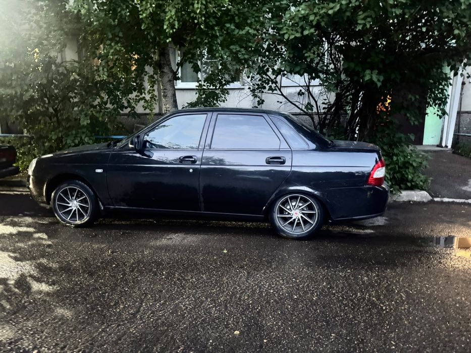 Продам приору срочноо