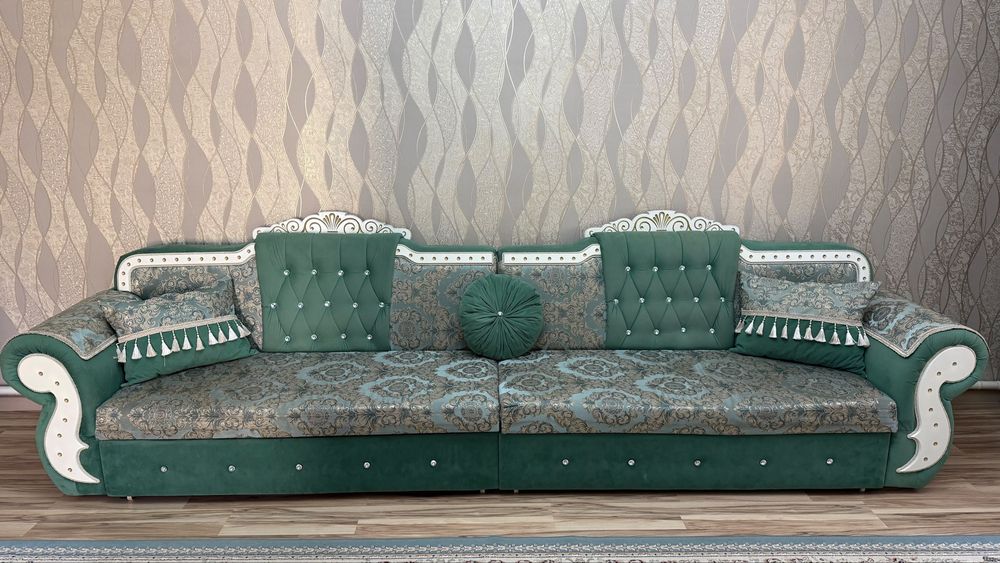 Срочно продам диван хорошее, аккуратный