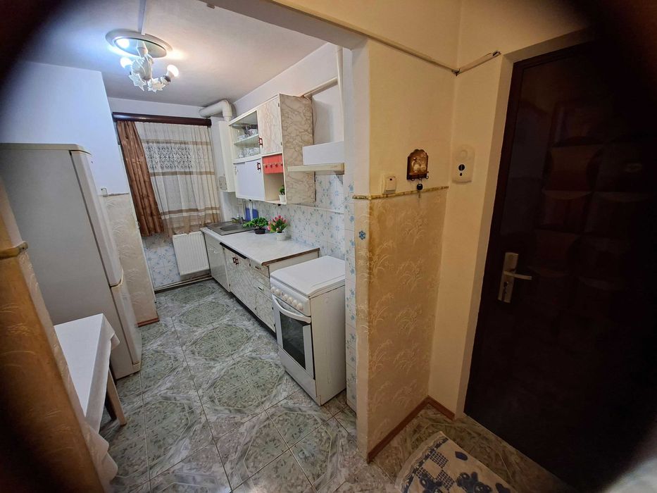 Apartament 2 camere semi-decomandat / Tohan Blocuri-Zarnesti