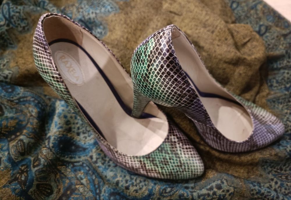 Pantofi din piele lacuita marimea 37