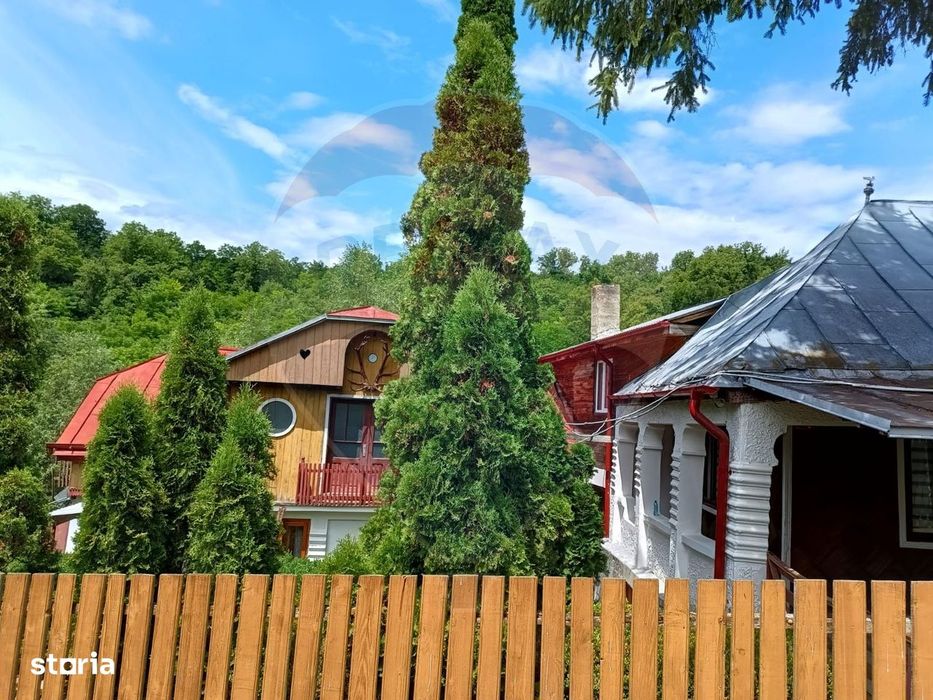 Casa cu teren generos in Sanduleni jud. Bacau