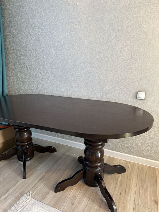 Стол для гостиной