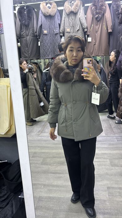 Парка новая серого цвета, куртка, с мехом