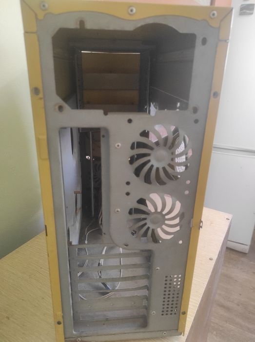 Корпус для компьютера  Full tower.