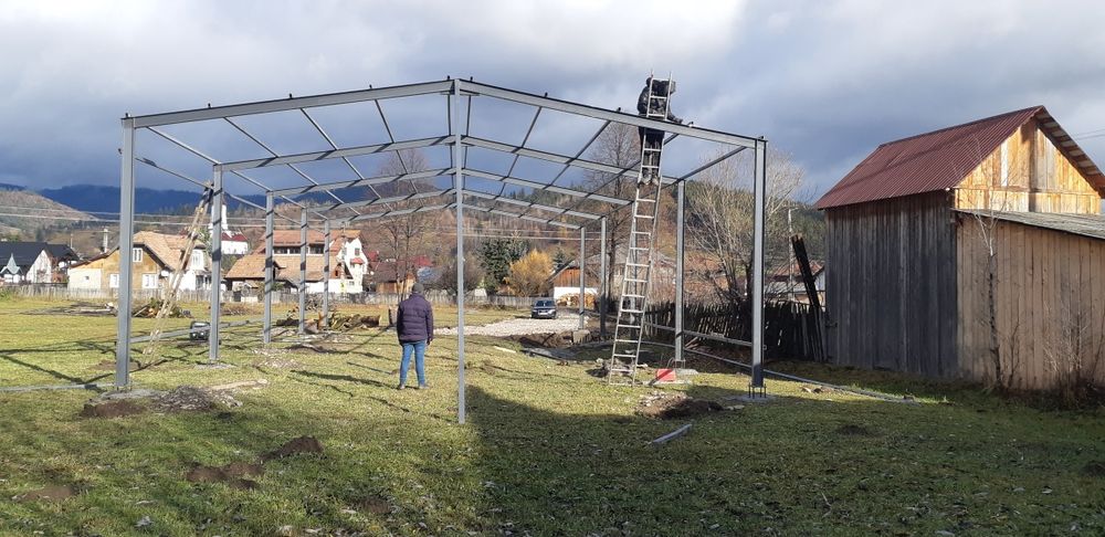 Vand hala metalică Avem pe stoc 
Asiguram transport și montaj