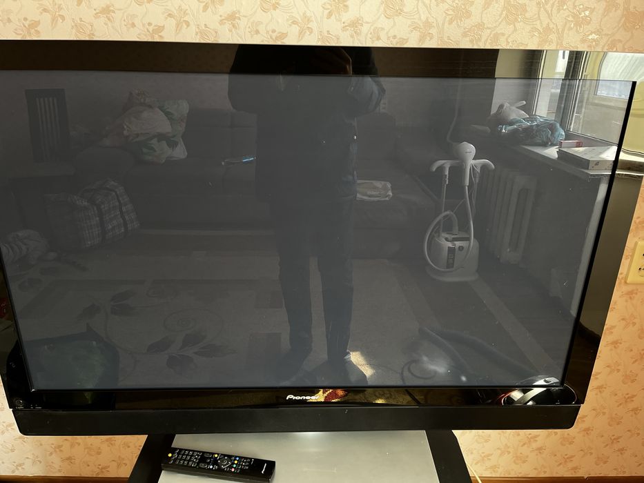 Продам телевизор с тумбой