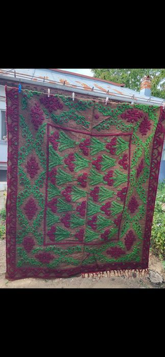 Vând macate noi, țesute manual din lână 100%; 2 buc.500 lei