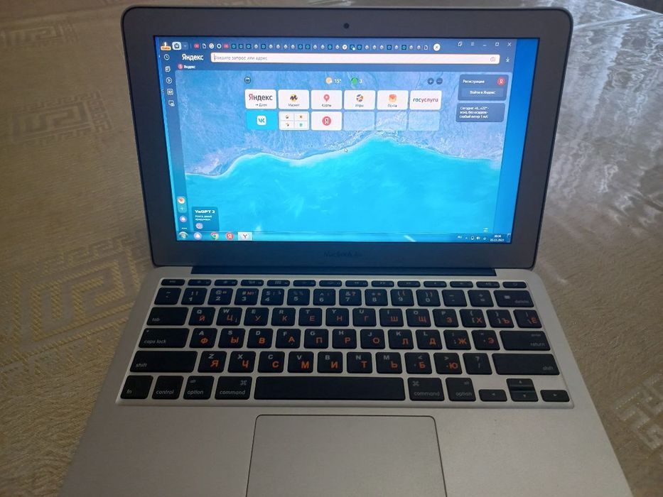 MacBook ideal holatda