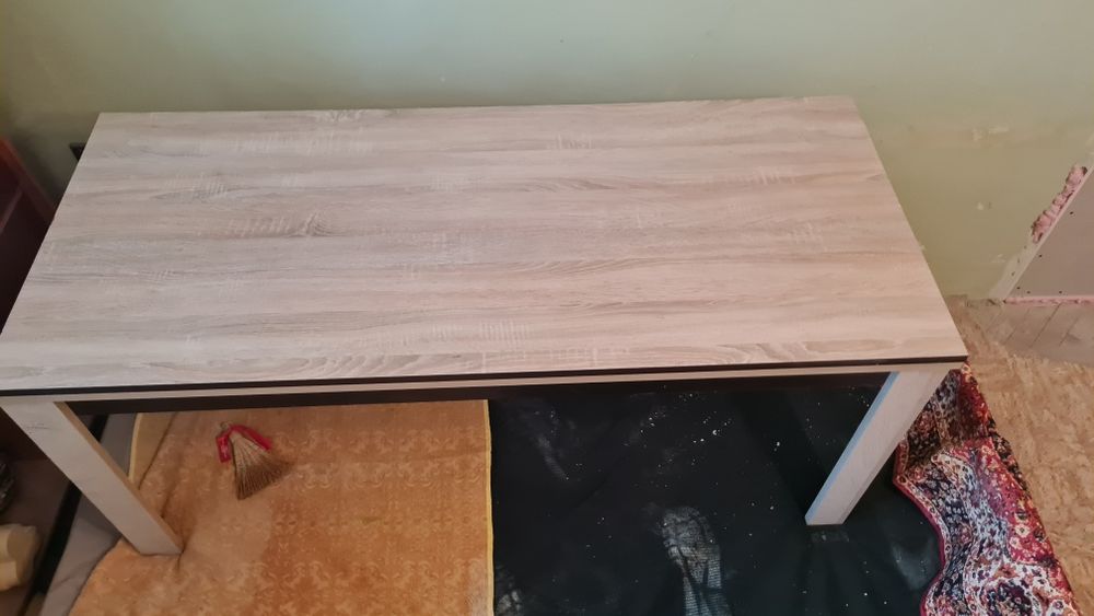 Голям диван със шест възглавници