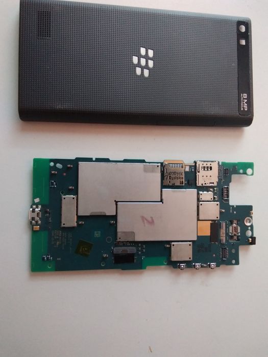 почти нова батерия за blackberry LEAP Z20 и основна платка оригилна