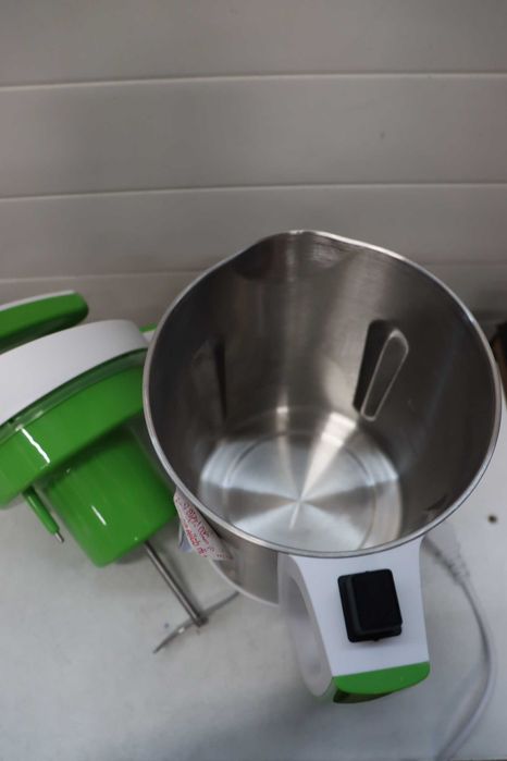 Уред за приготвяне на крем супа, DOMO, 2.2 литра, Soup Maker, неръждаема стомана/бял