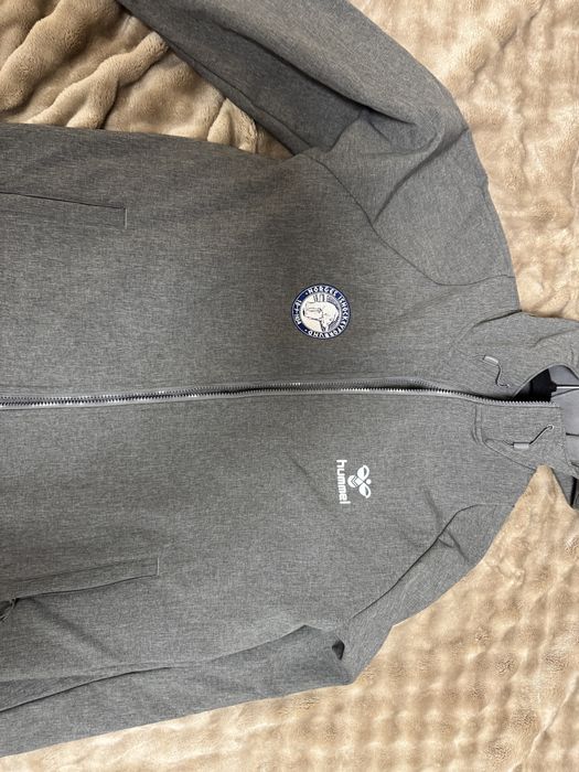 СофтШел  яке HUMMEL
