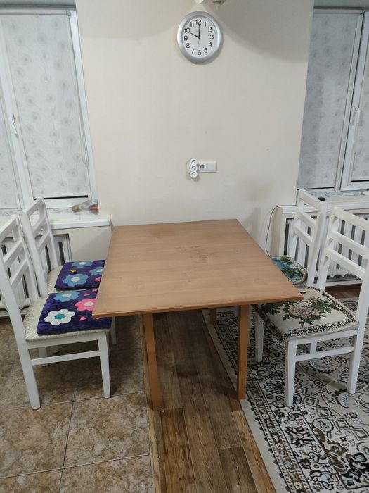 Стол и стулья продам