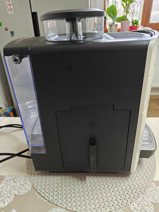 Espressor automat Krups Espresseria Automatic EA81, 1450W, râsniță 3 nivele, alb-negru, made în Franța