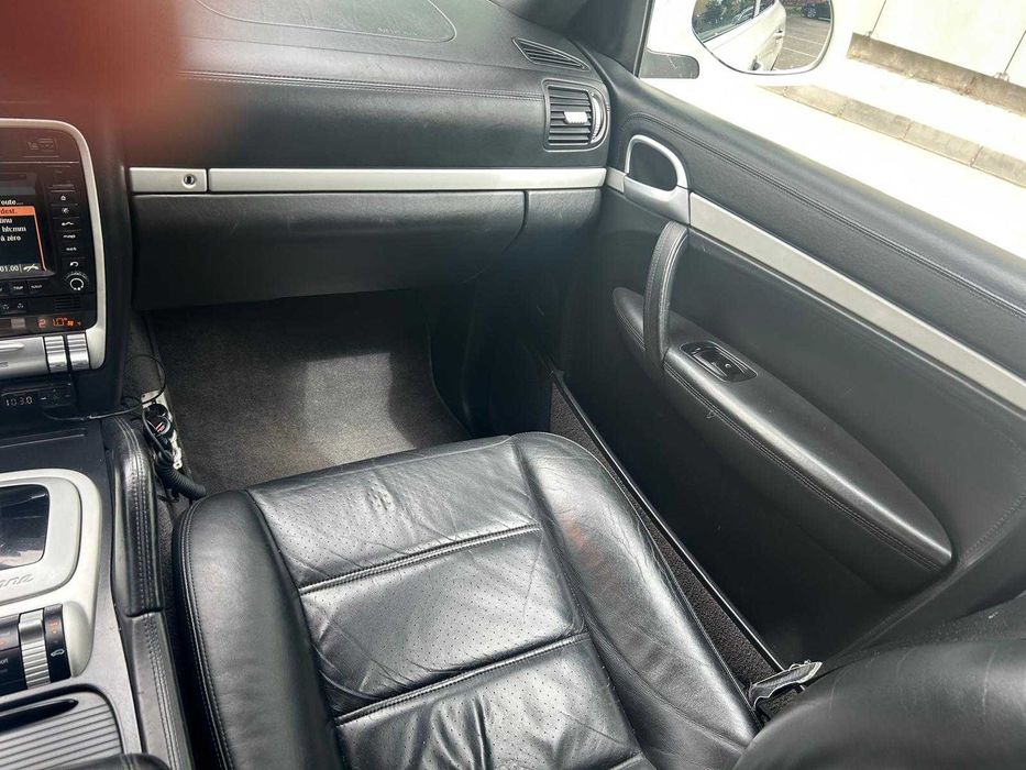 Vănd Porsche Cayenne S