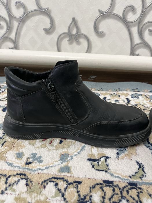 Продаются ботинка осенние