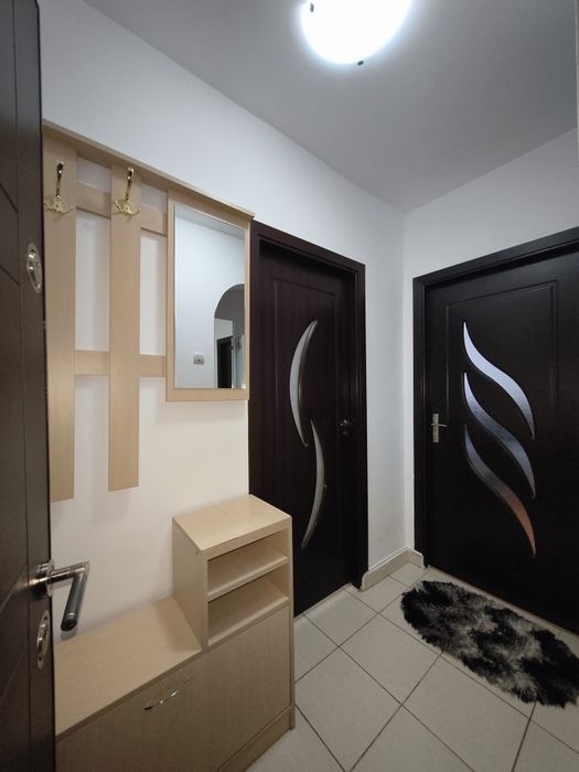 Închiriez Apartament 2 camere,zonă liniștită