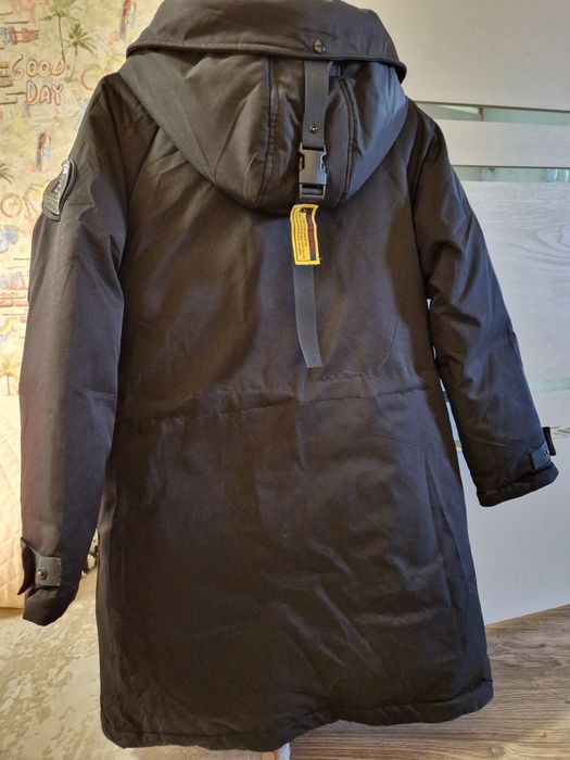 Продам зимнюю куртку б/у