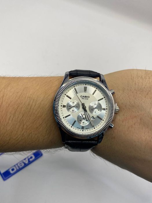 Часы Casio кварцевые