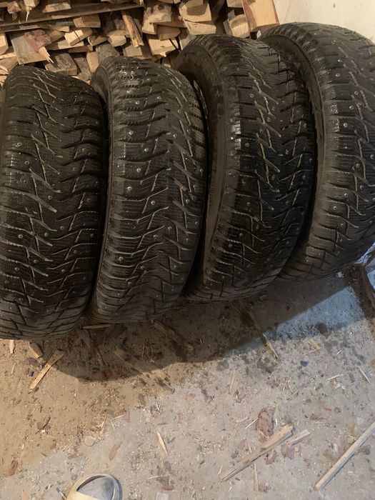 Срочно продам зимние шины