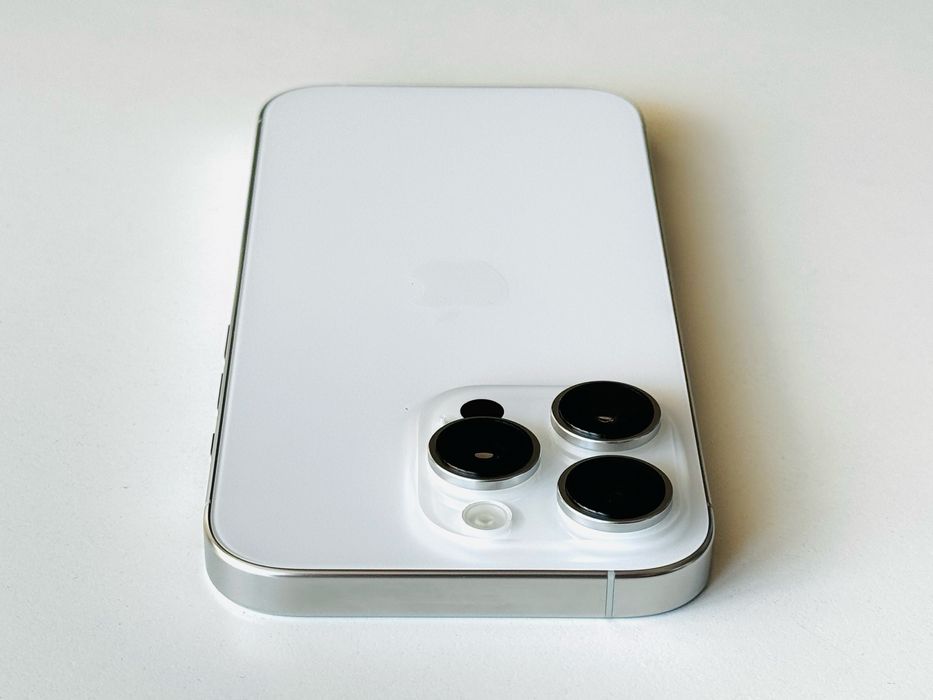 Iphone 16 Pro 256GB White Като нов! Гаранция 6 месеца