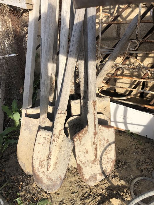 Продам лопаты для дачи , стройки