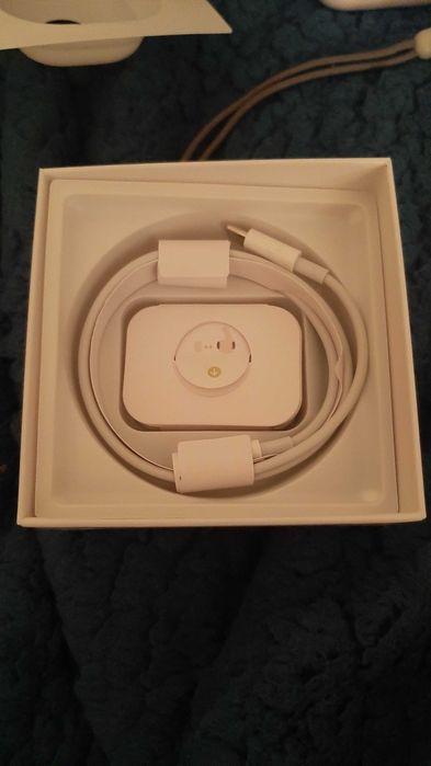 Продам наушники срочно