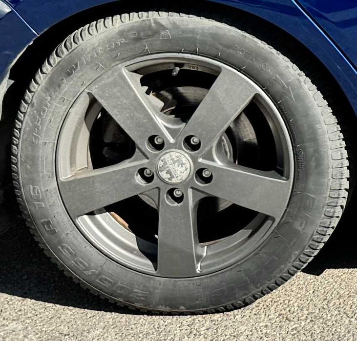 Vând Set jante aliaj Dezent R16 + cauciucuri iarnă 5x114.3 – Toyota / Honda / Nissan