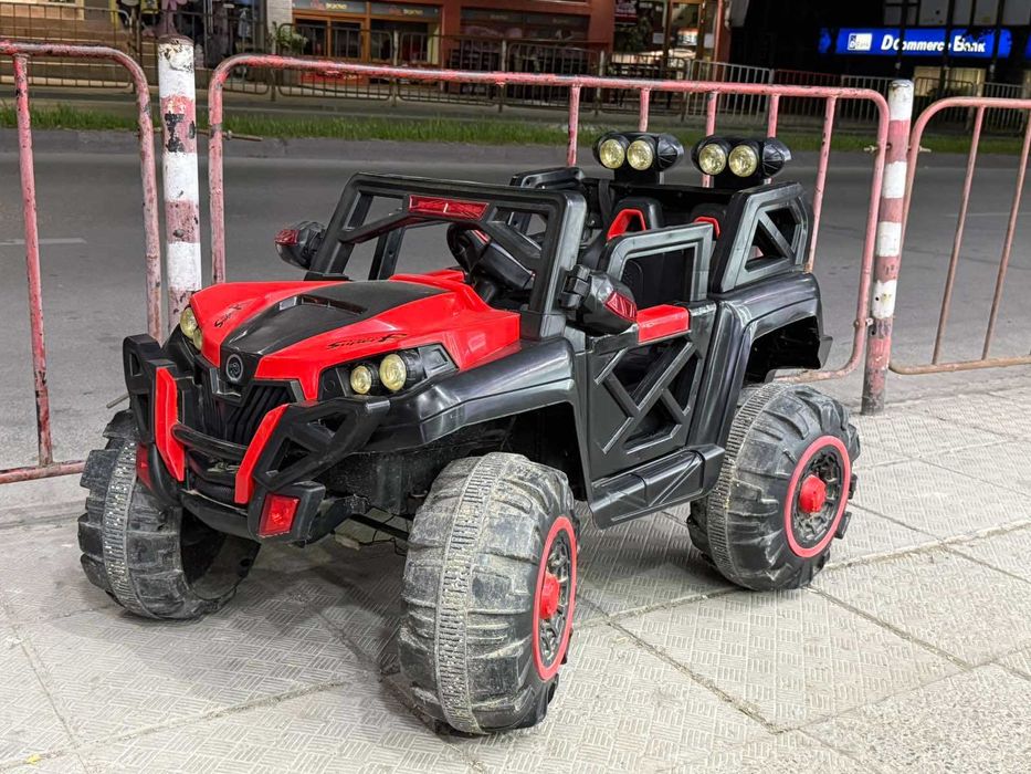 Детска акумулаторна джипка / количка 4x4