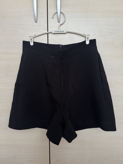 Черни официални къси панталонки NIKOLE COLLECTION