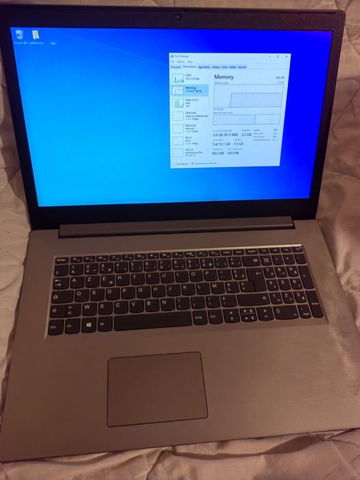 Laptop Lenovo IdeaPad - Ecran MARE 17.3 inch - Ryzen 3 - 8GB RAM