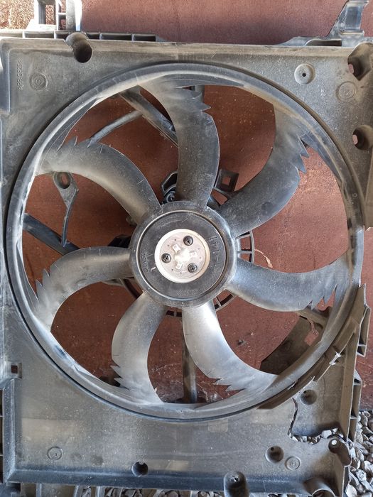 Продается вентилятор на камри