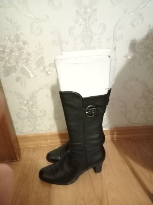 Продам натуральные кожаные женские сапожки