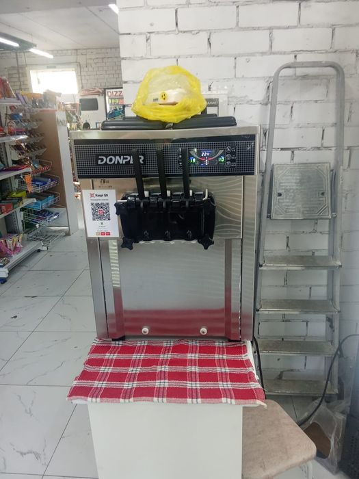 Продам фризер (аппарат) для мягкого мороженого. Почти новый!