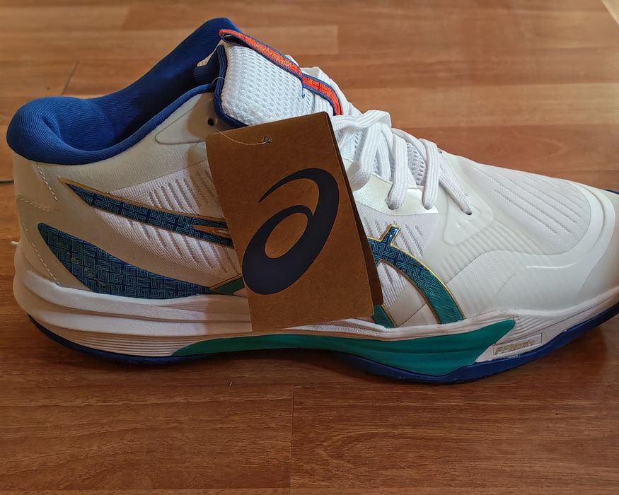 Asics киасовкалары