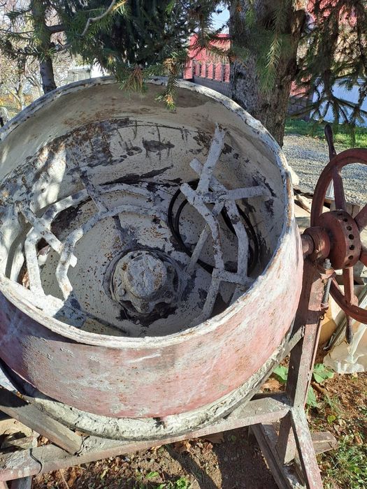 Vând malaxor Betoniera