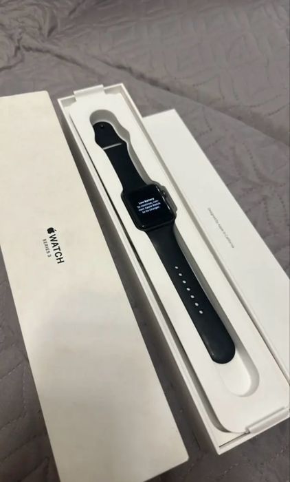 Продам IPhone 7 и Apple Watch 3