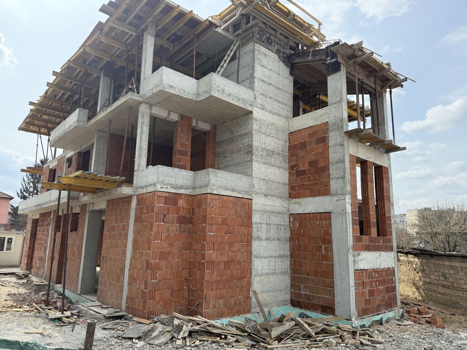 Продава се Тристаен апартамент в Търговище, Вароша - 100 кв.м за 5610 €/кв.м - Снимка #5