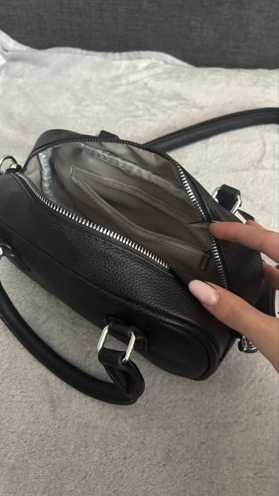 Черна кожена чанта