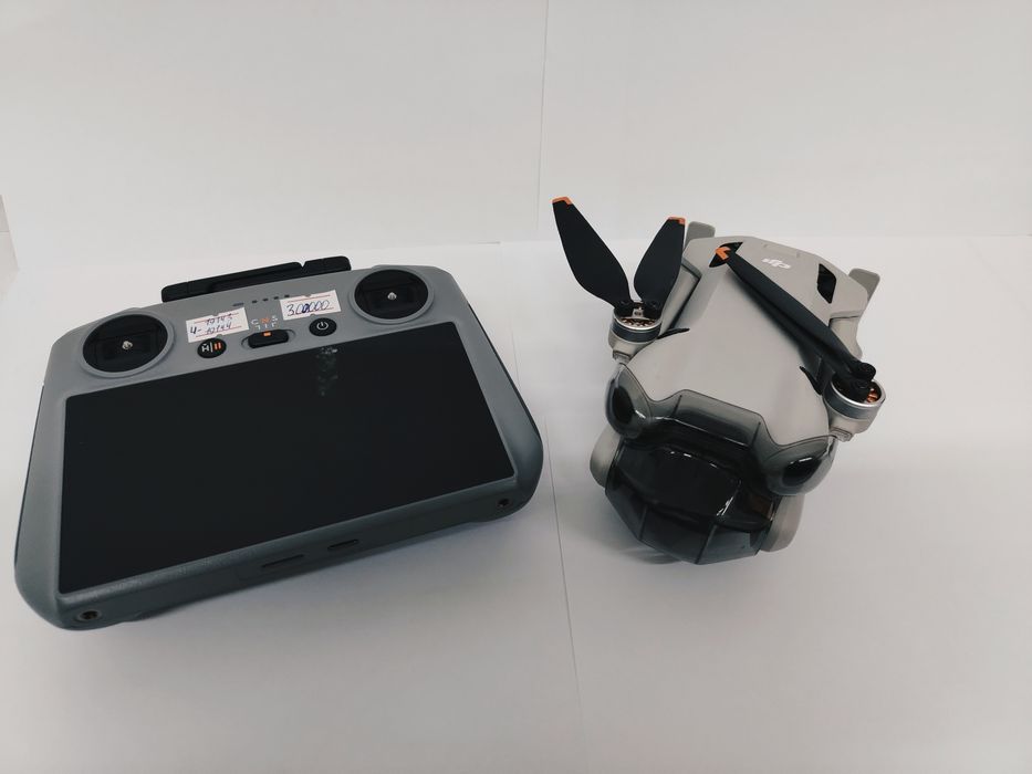 Дрон DJI 4 mini pro